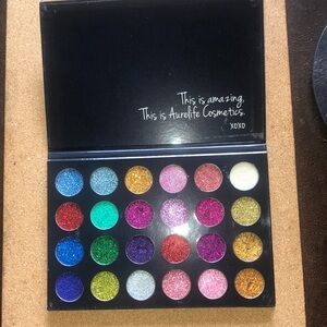 Large glitters eyeshadow pallette